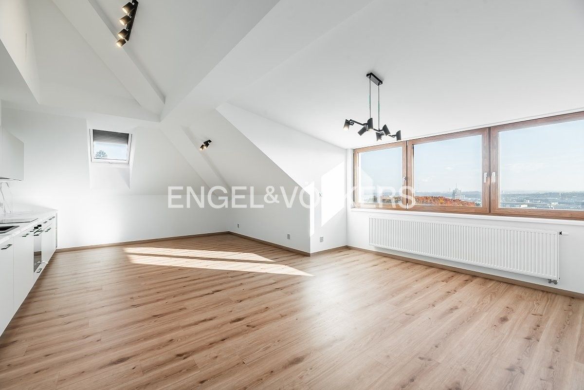2+kk, Prosecká, Praha, 88 m²
