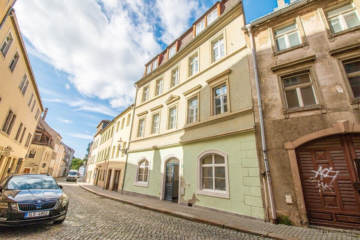 Rodinné domy, 987 66, Zahraničí