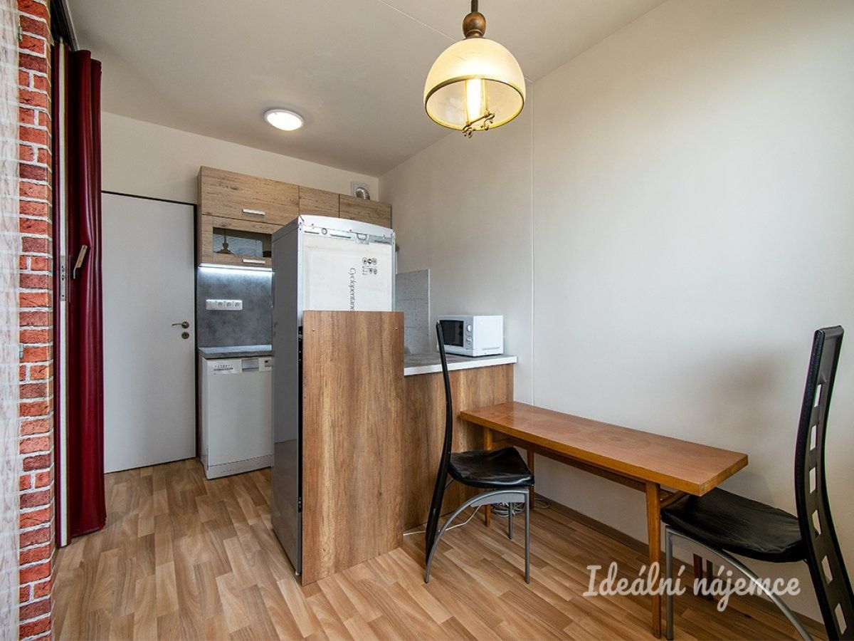 Pronájem byt 3+1 - Taussigova, Praha, 67 m²