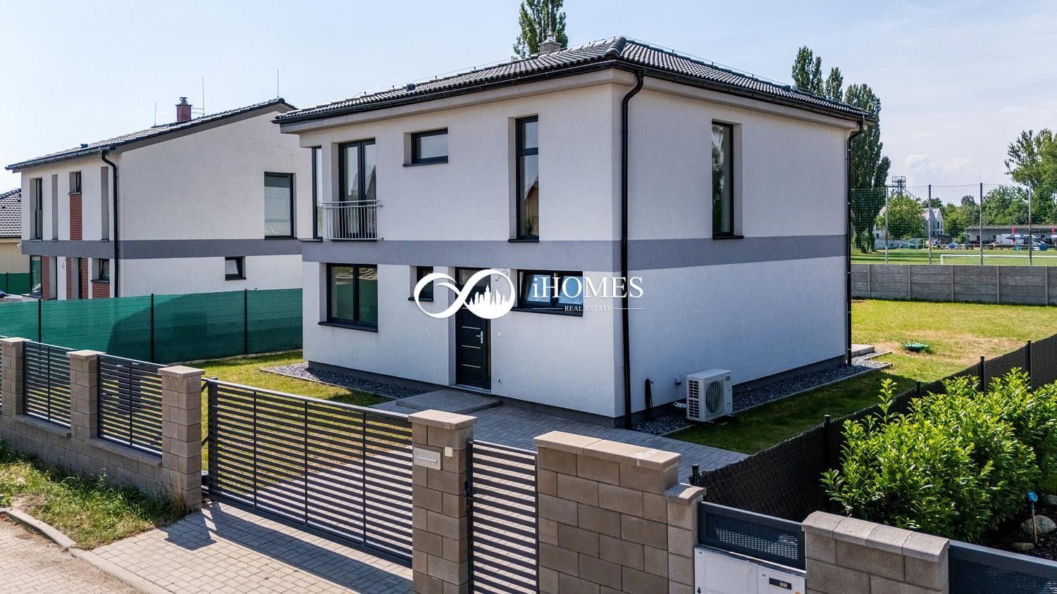 Rodinné domy, Na Kopci,Velké Chvalovice, 141 m²