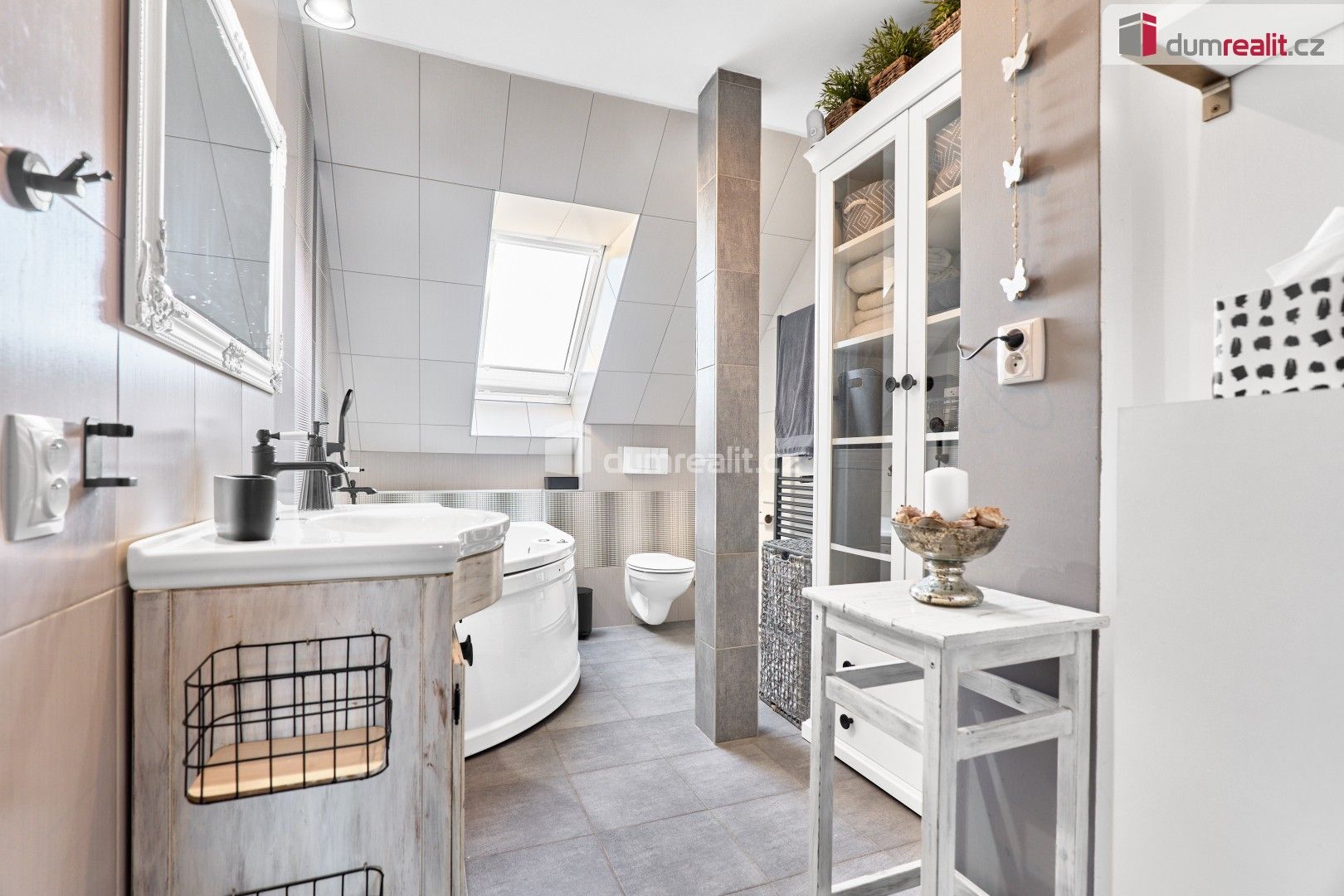Byt 4+1 · 92 m² · Příčná, Karlovy Vary - 3