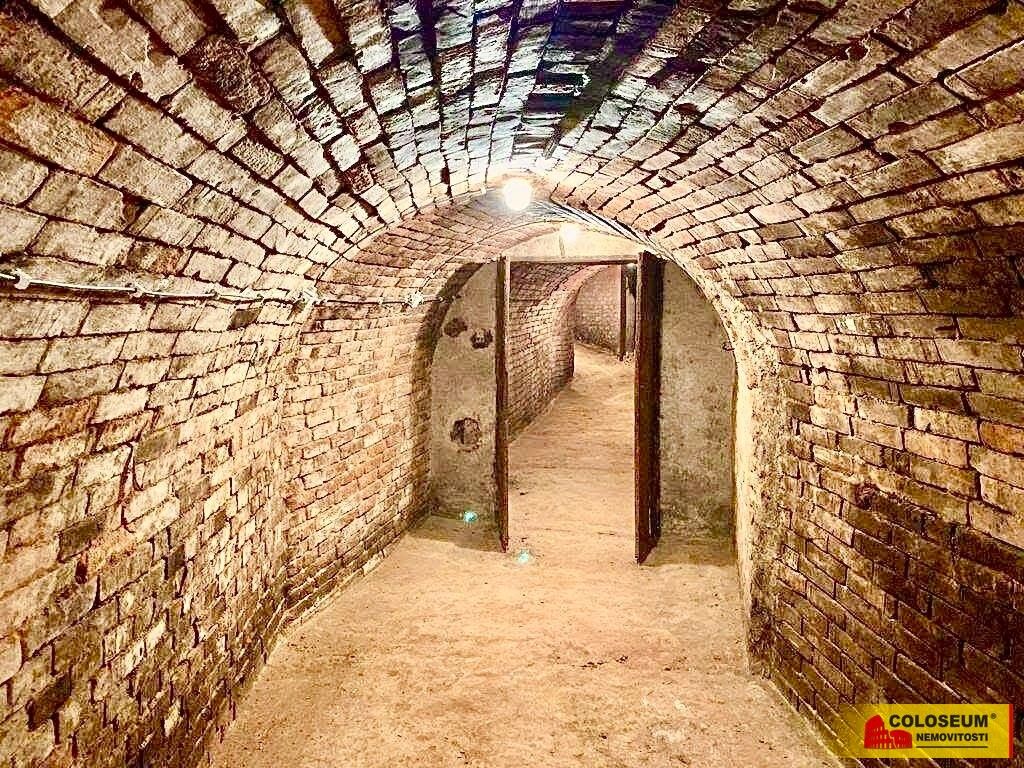 Ostatní, Znojmo, 671 81