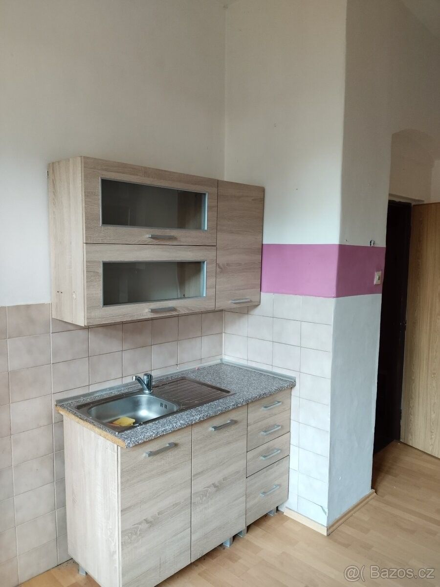 Pronájem byt - Karlovy Vary, 360 05