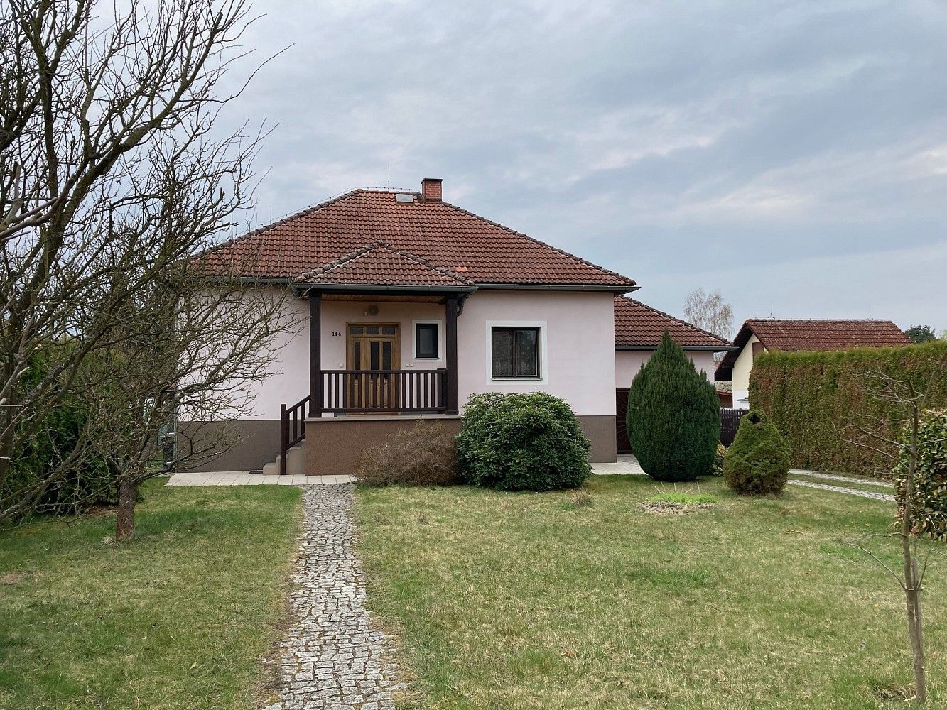 Rodinné domy, Dvory nad Lužnicí, okres Jindřichův Hradec, Jihočeský kraj, 140 m² - 1