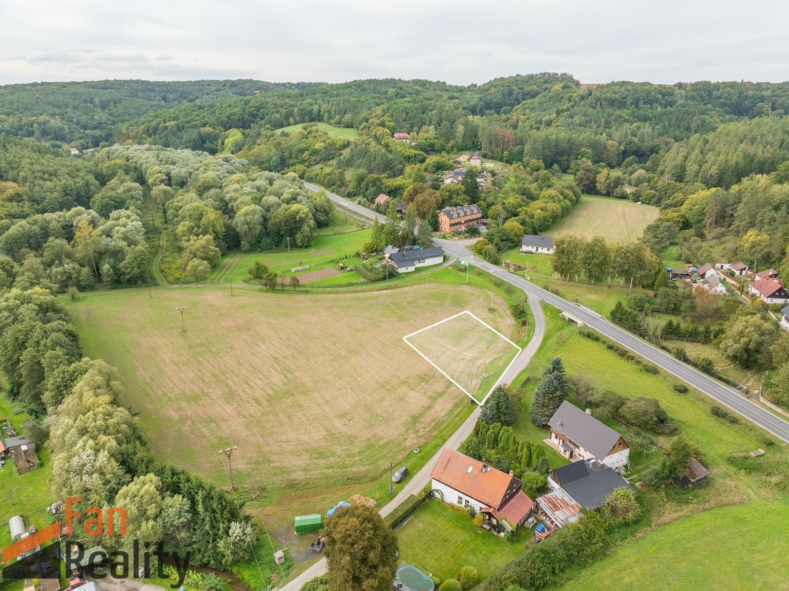 Pozemek pro bydlení · 1 013 m² · Medonosy - 3