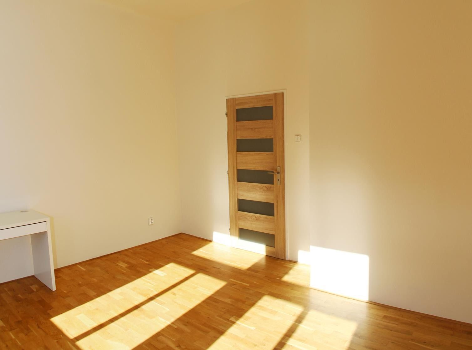 Pronájem byt 2+1 - 28. pluku, Praha, 64 m² - 5