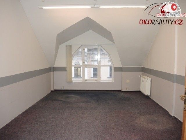 Pronájem kancelář - Československé armády, Hradec Králové, 131 m² - 5