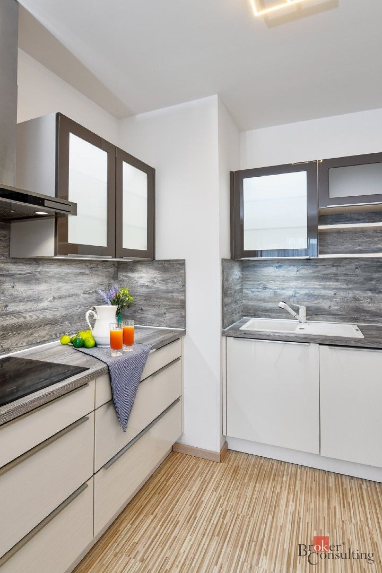 Pronájem byt 2+kk - Babická, Praha, 57 m²