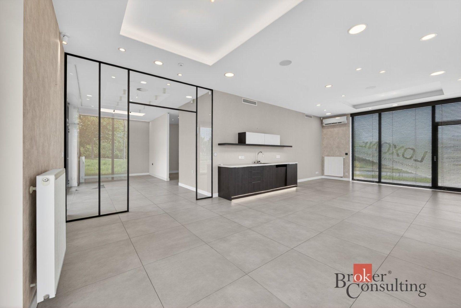 Prodej obchodní prostory - Vltavínová, Plzeň, 108 m² - 2