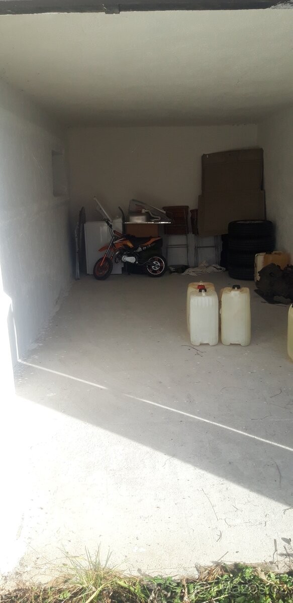 Garáže, Petrovice u Sedlčan, 262 55 - 2
