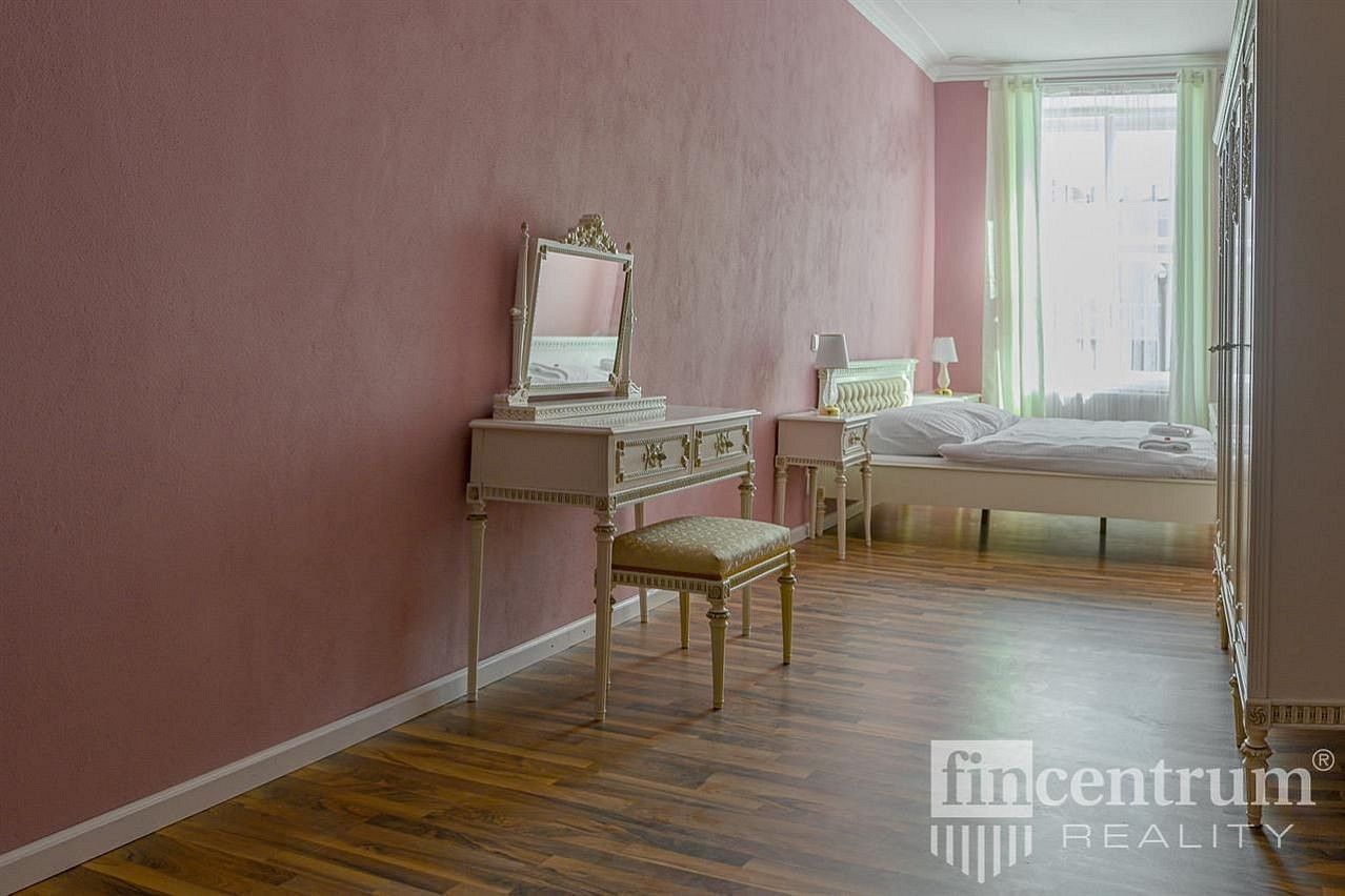 Nemovitost · 800 m² · náměstí Zachariáše z Hradce, Telč - Telč-Vnitřní Město, okres Jihlava - 3