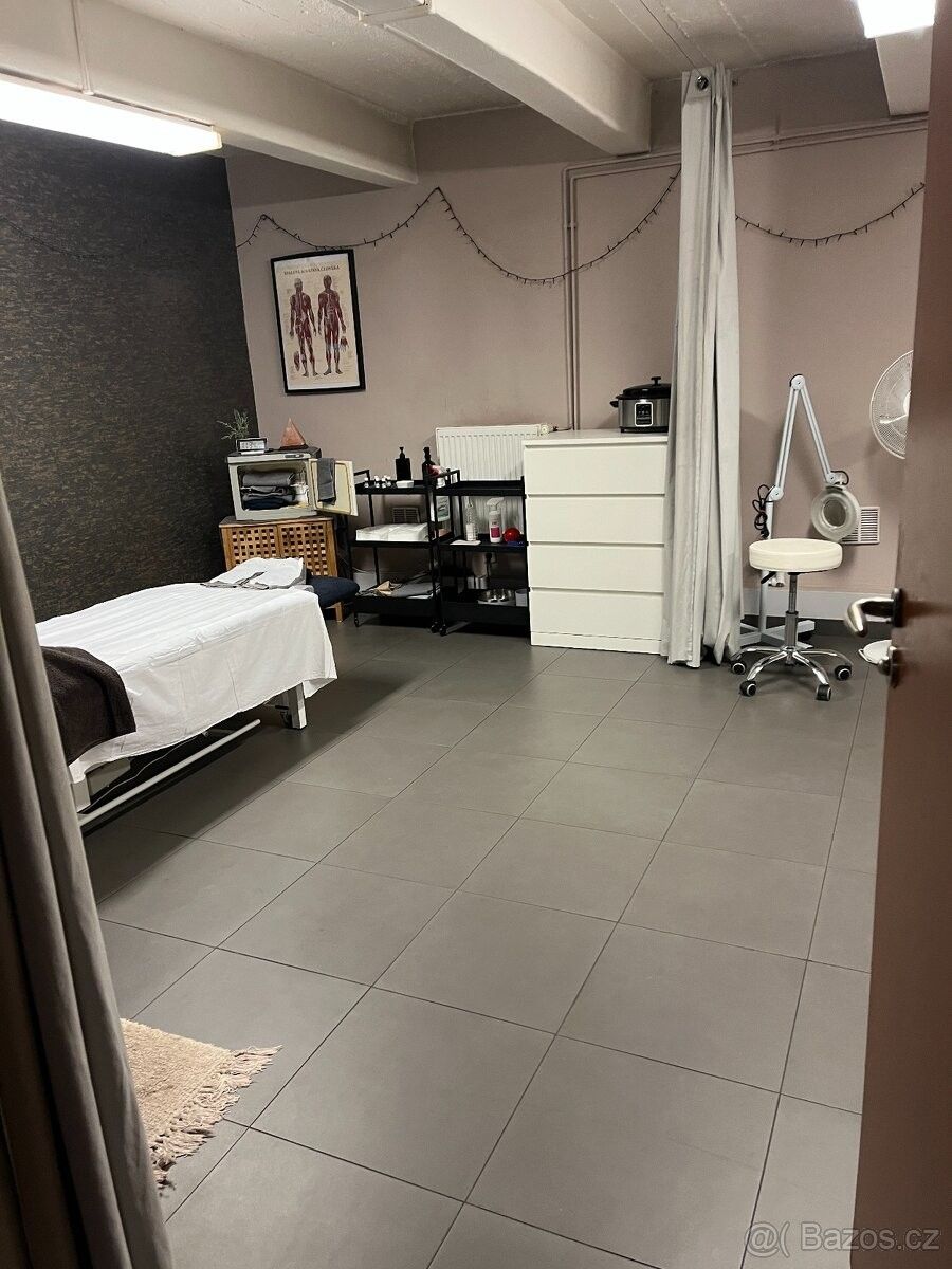 Pronájem obchodní prostory - Praha, 180 00