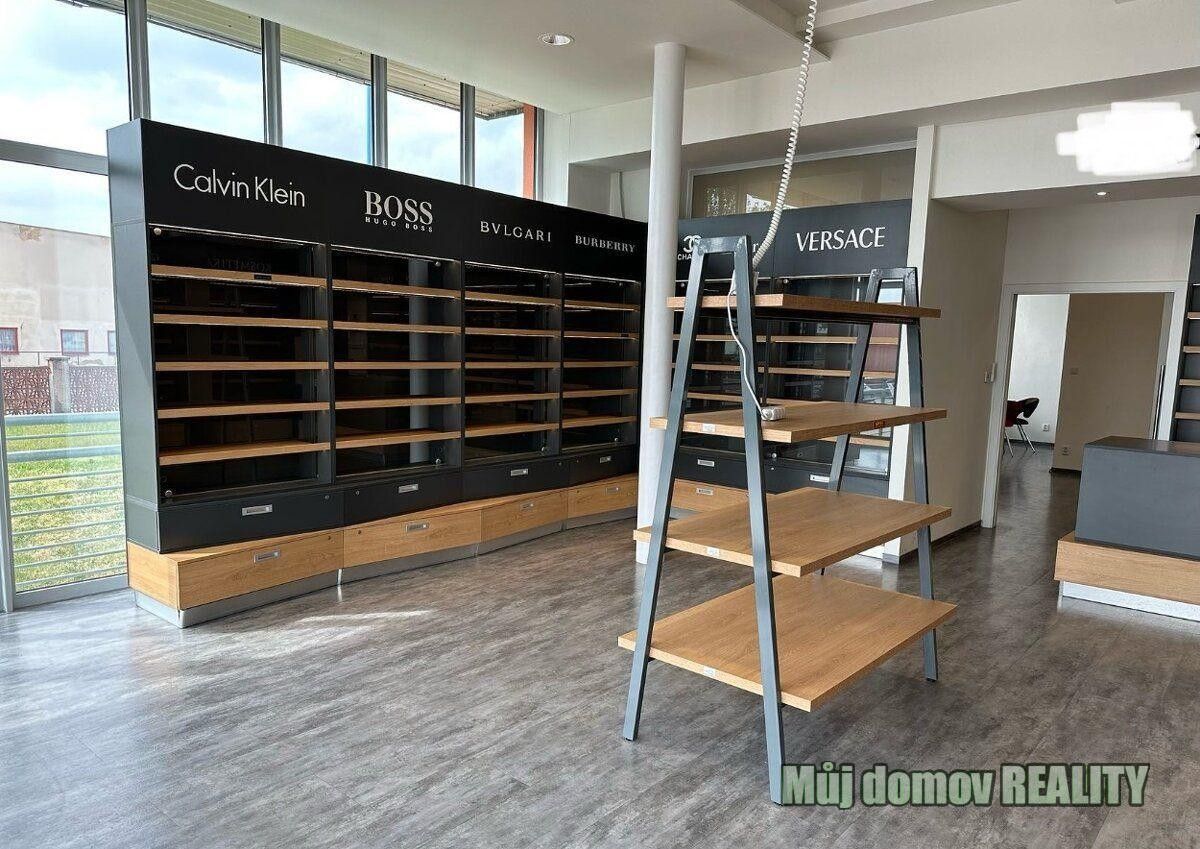 Pronájem obchodní prostory - Dobronická, Praha, 79 m²