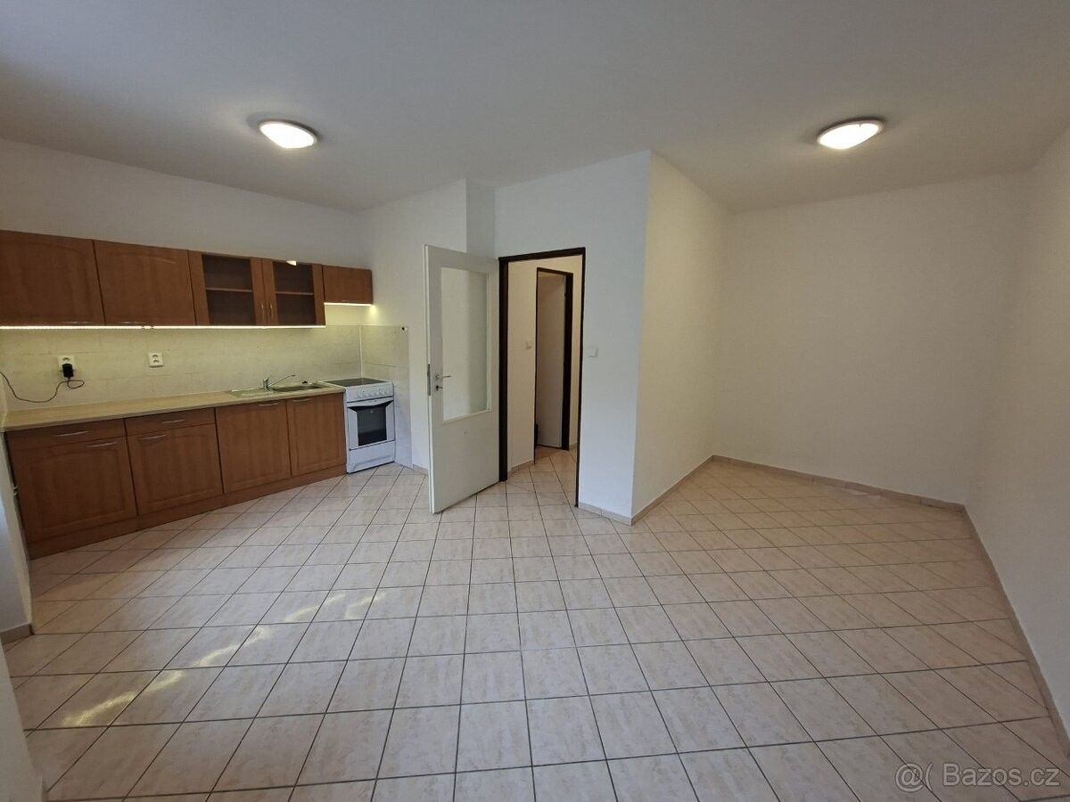 Byty, Lochovice, 267 23