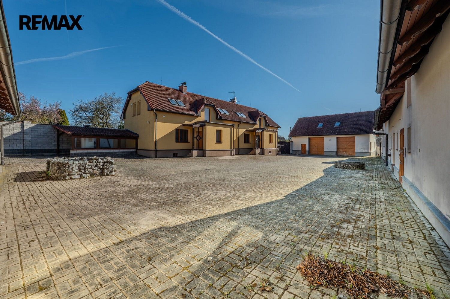 Činžovní domy, Petříkov - Radimovice, okres Praha-východ, 1 145 m² - 1