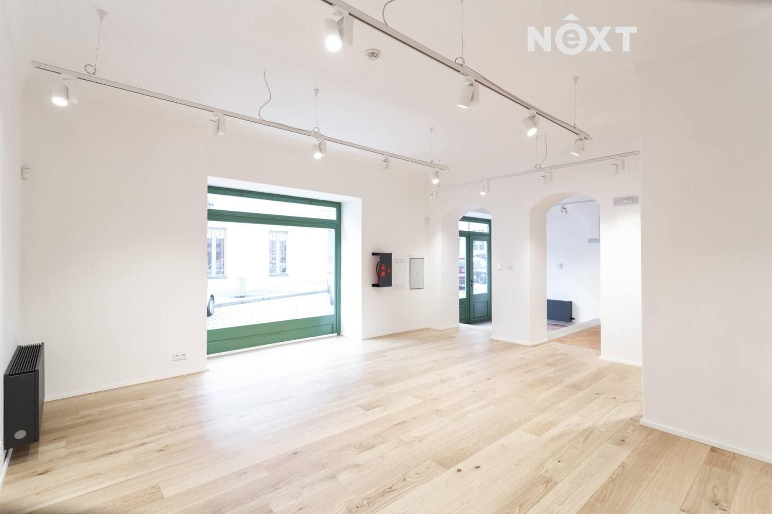 Pronájem obchodní prostory - Vlašská, Praha, 98 m²