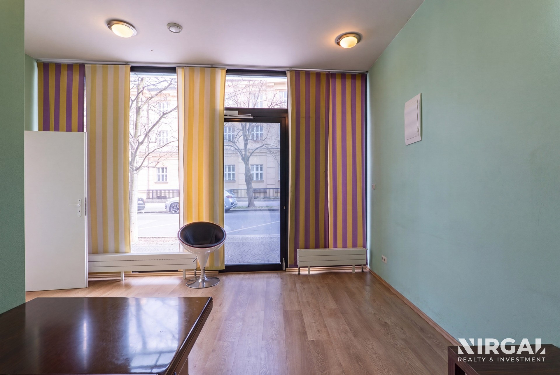 Obchodní prostory · 91 m² · Kolejní, Praha - 3