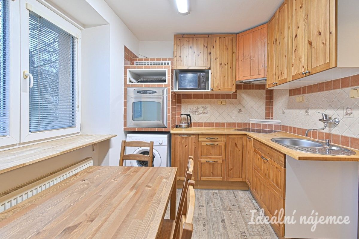 Pronájem byt 1+1 - Sibiřská, Brno, 28 m²