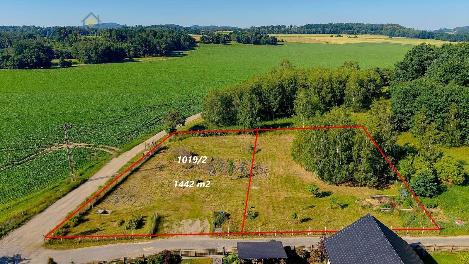 Pozemek pro bydlení · 1 442 m² · Okna - 3