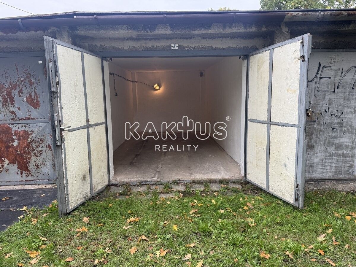 Garáže, Ostrava, 708 00