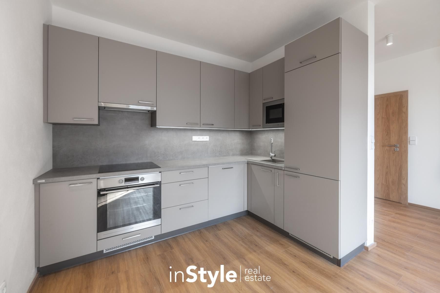 Pronájem byt 2+kk - 28. října, Uherské Hradiště, 45 m²