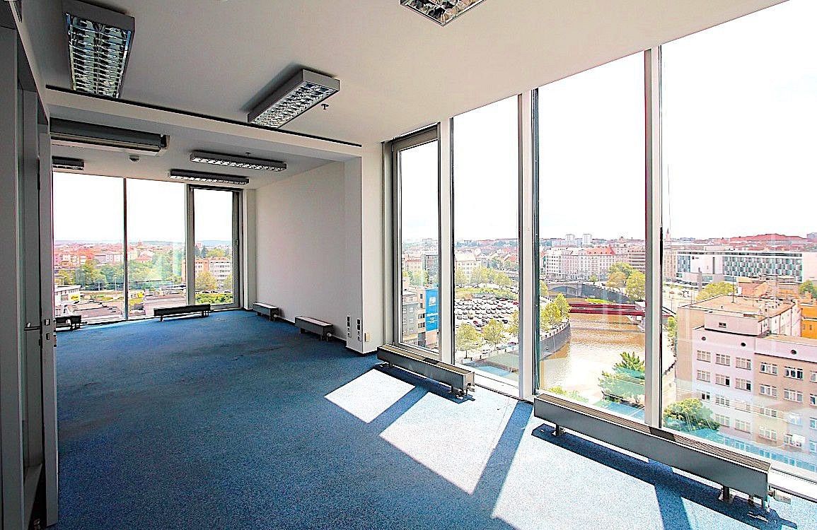Obchodní prostory, Plzeň, 212 m² - 1
