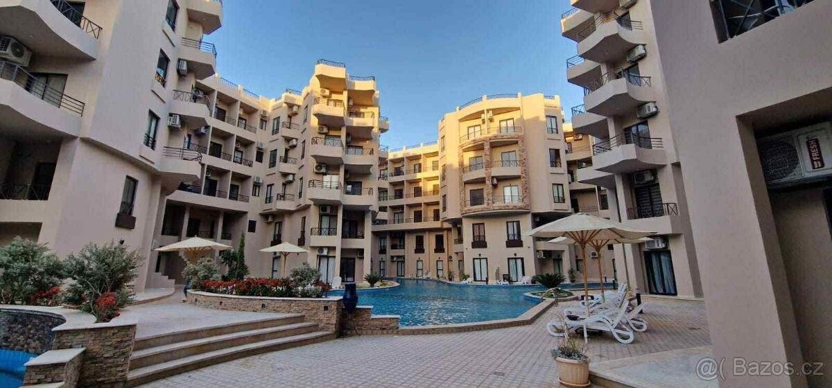 Byty, 987 66, Zahraničí