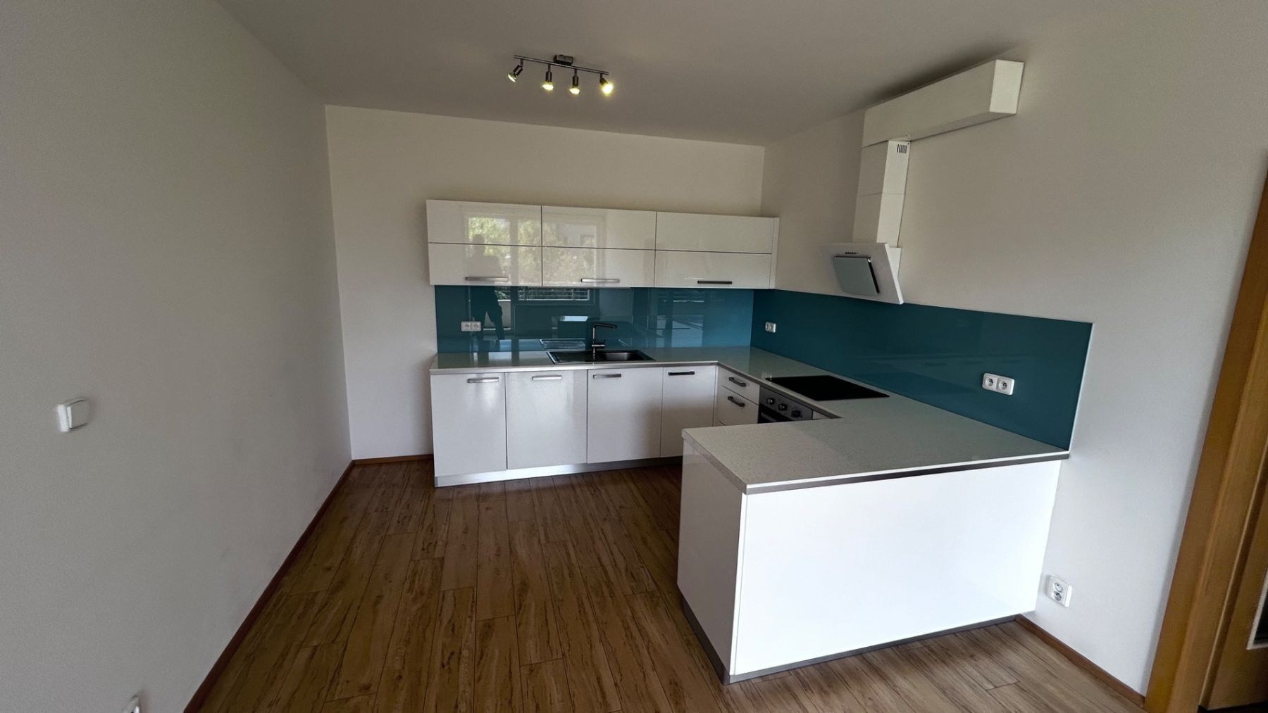 3+kk, Pavla Beneše, Praha - Letňany, 66 m² - 2