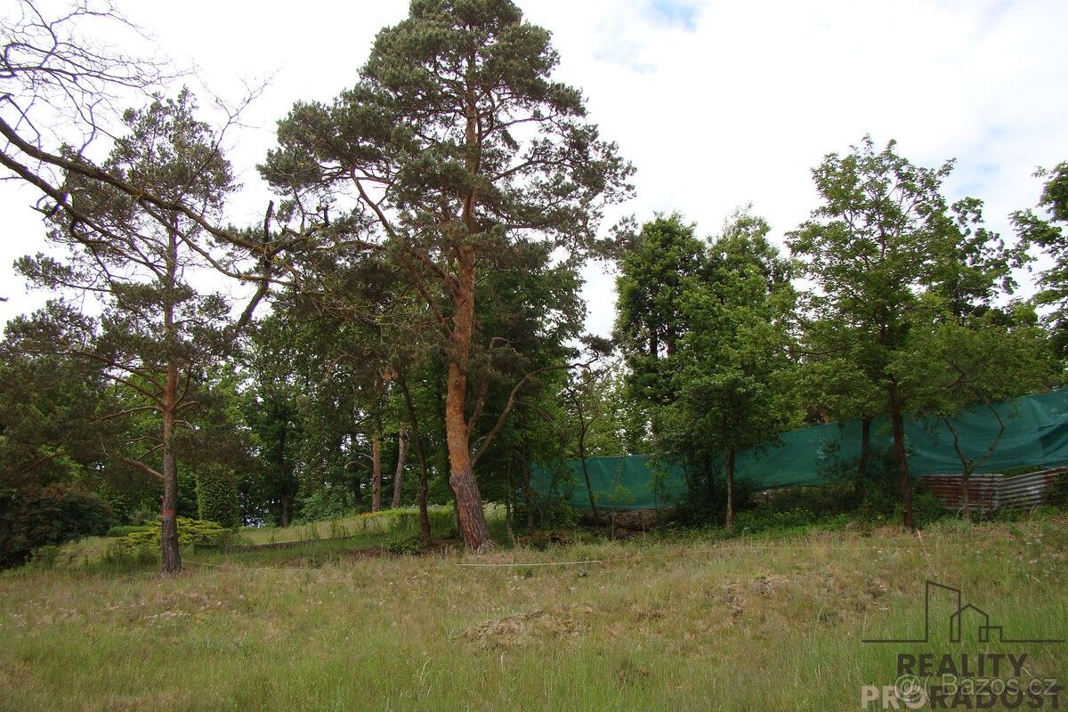 Zahrady, Unhošť, 273 51