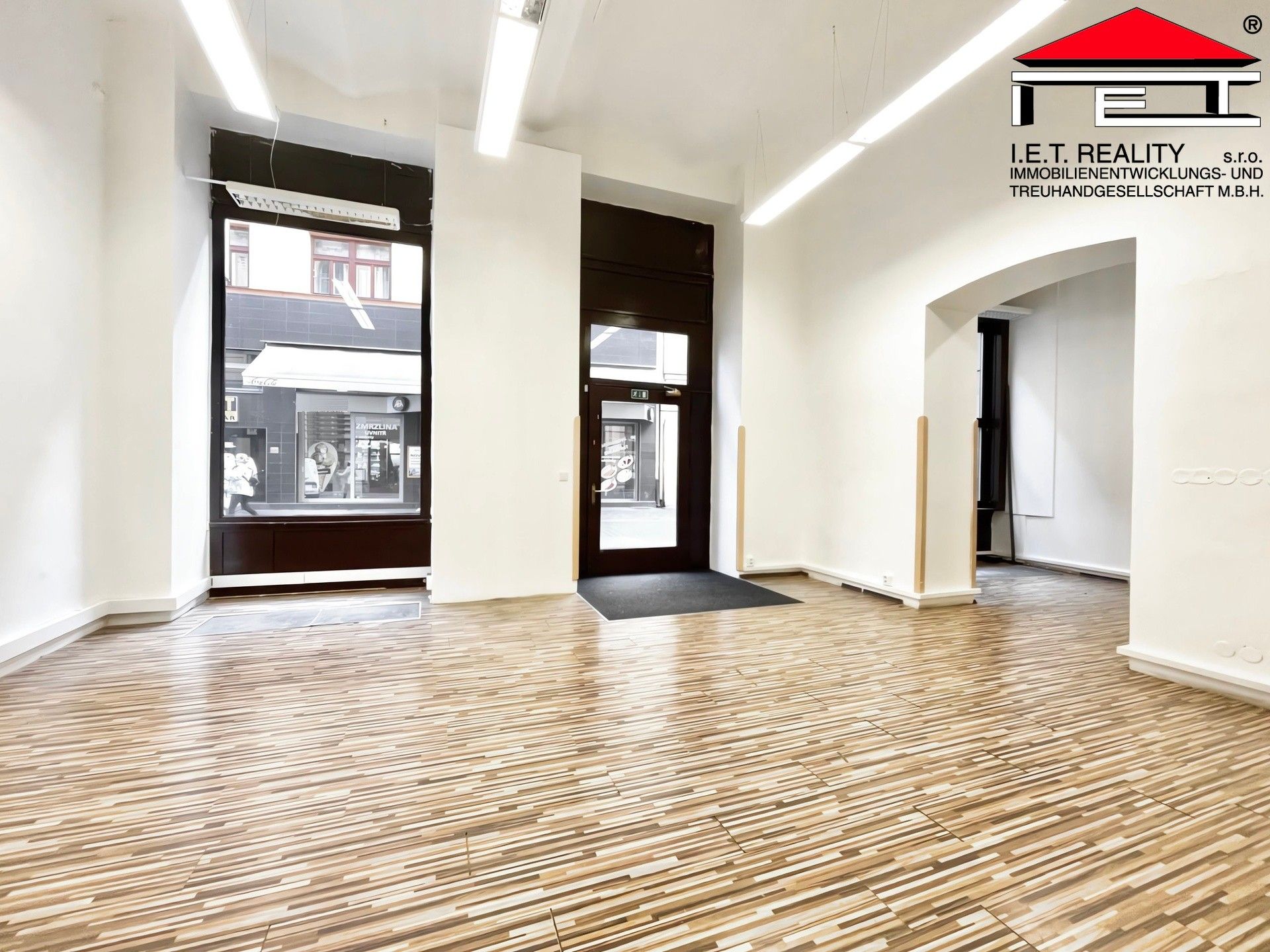 Pronájem obchodní prostory - Josefská, Brno, 106 m²