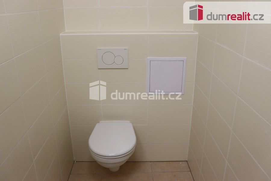 Pronájem obchodní prostory - náměstí T. G. Masaryka, Břeclav, 94 m²