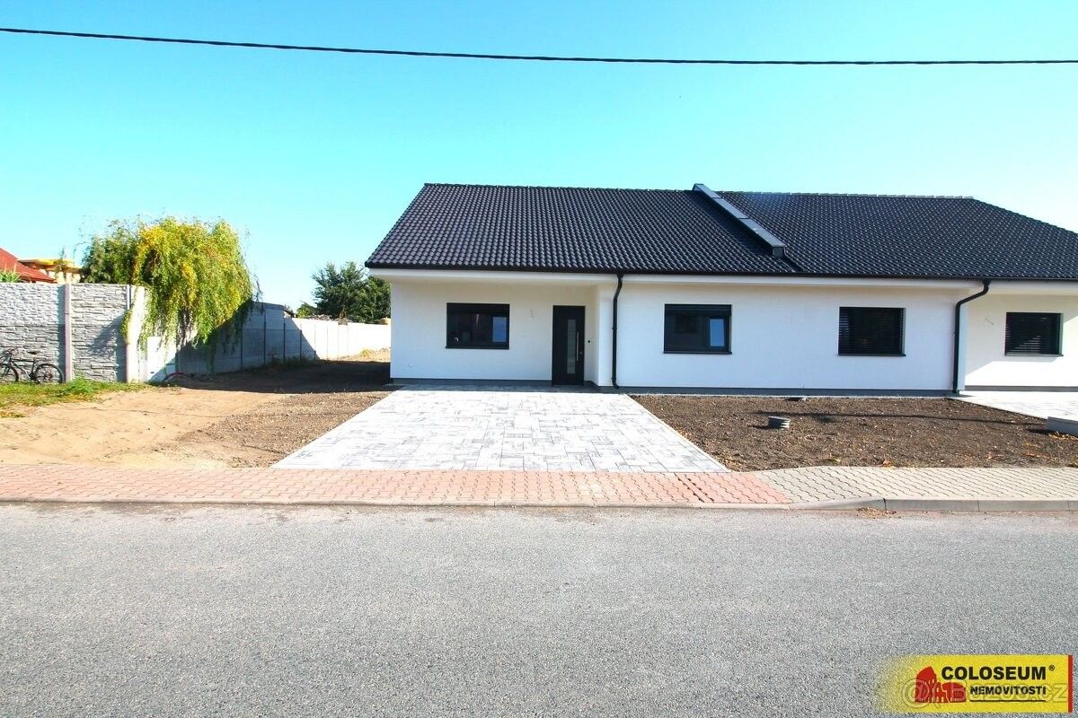 Rodinné domy, Hrabětice, 671 68