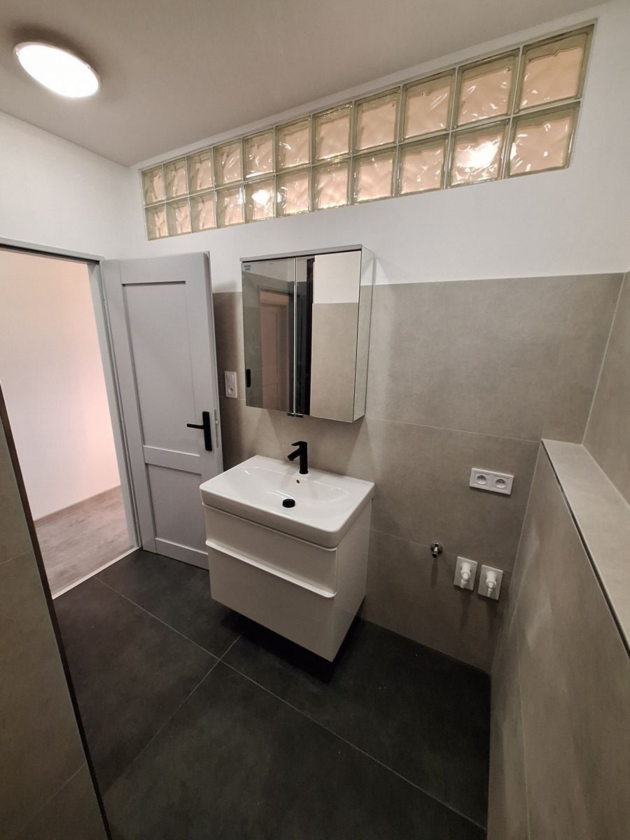 Pronájem byt 2+1 - Krymská, Karlovy Vary - Tuhnice, Karlovarský kraj, 51 m² - 5