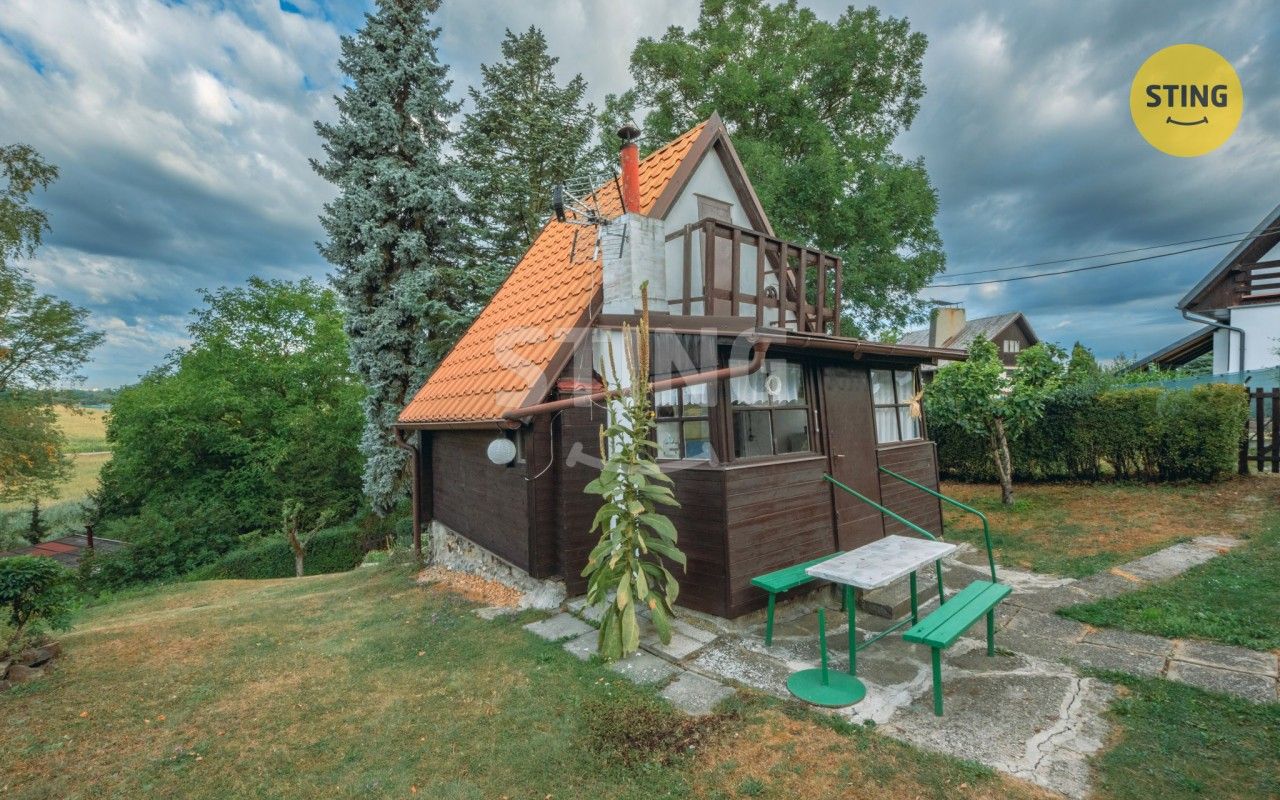 Chaty, Počaply, Sezemice, 35 m² - 1
