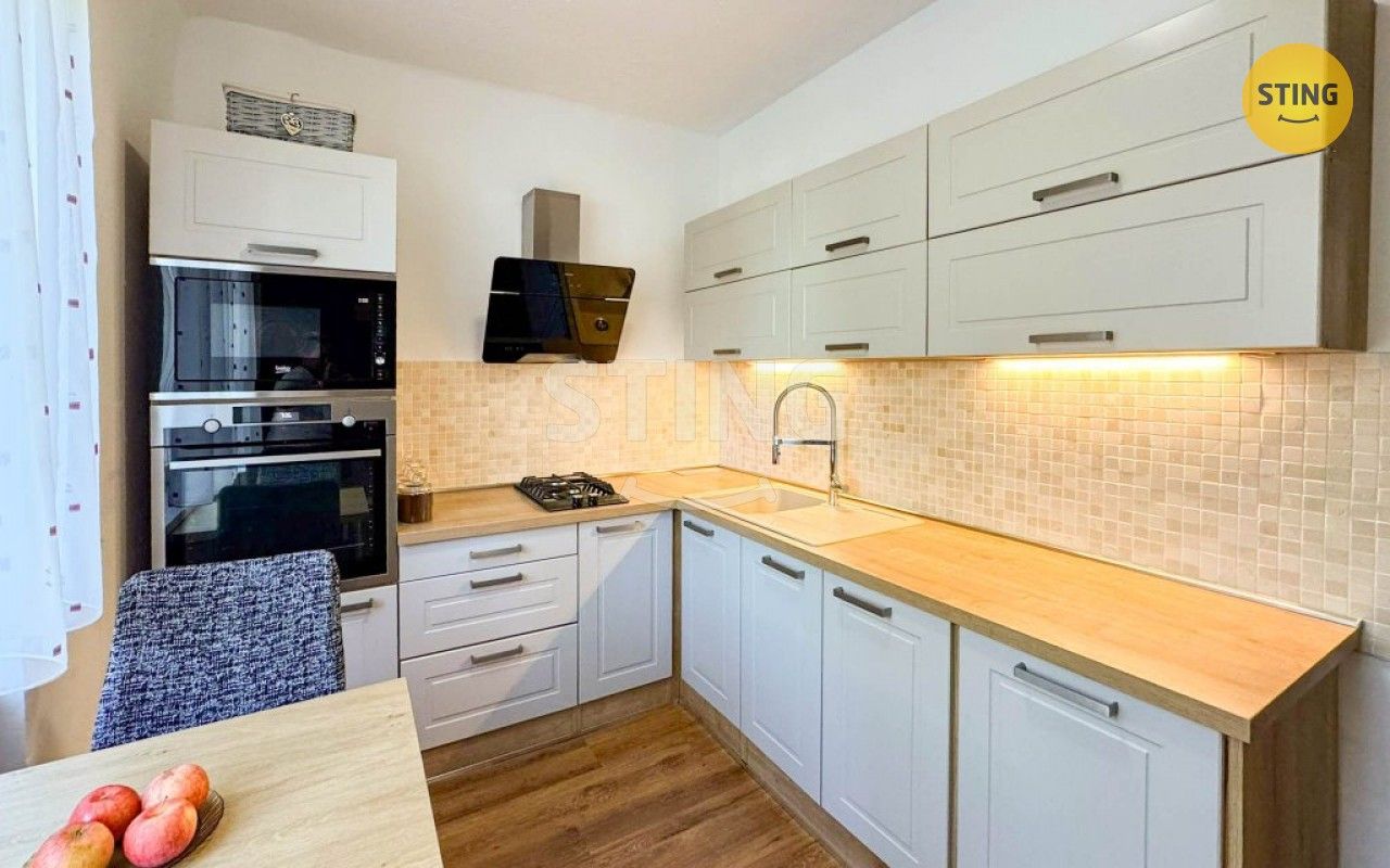 Pronájem byt 2+1 - Březová, Karviná, 54 m²