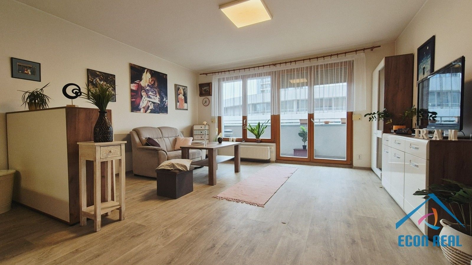 1+kk, Sluneční náměstí 2588, Praha, 30 m²