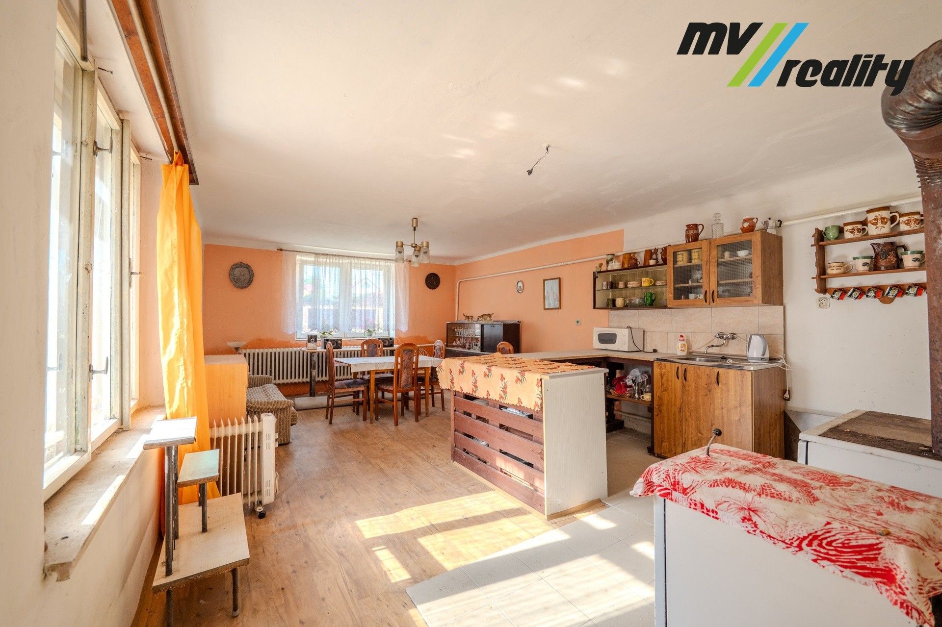 Prodej rodinný dům - Semice, 73 m²