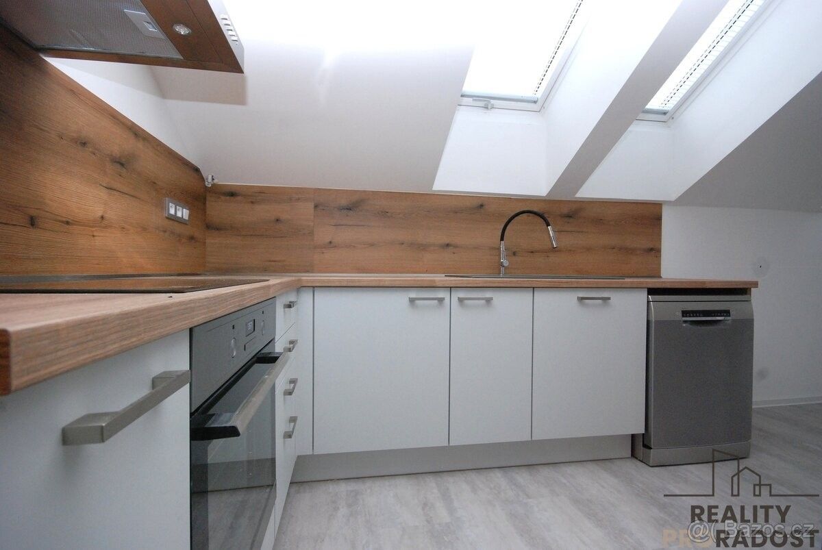 Pronájem byt - Olomouc, 779 00