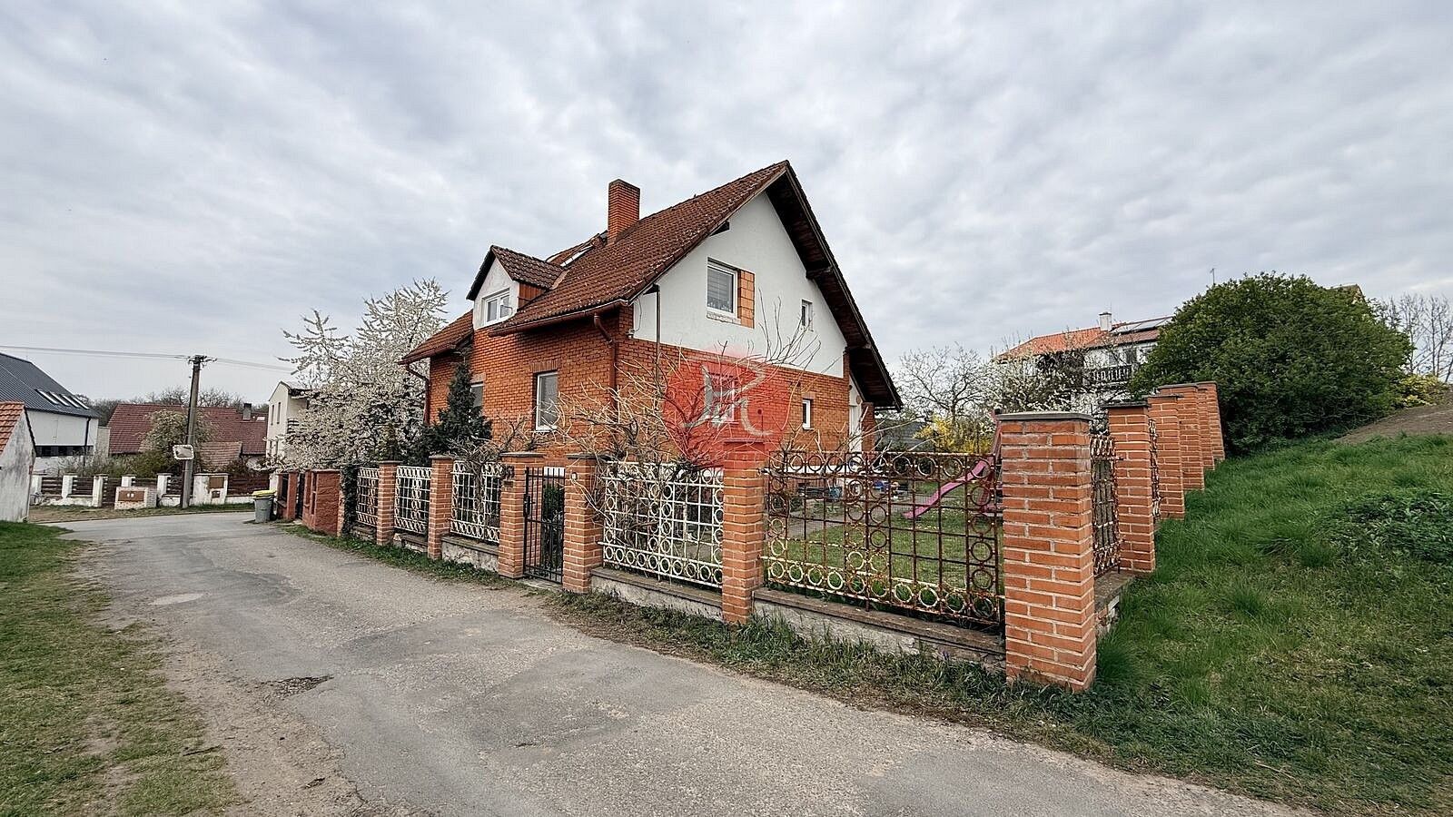 Rodinné domy, Školní, Veltruby, okres Kolín, 156 m² - 1