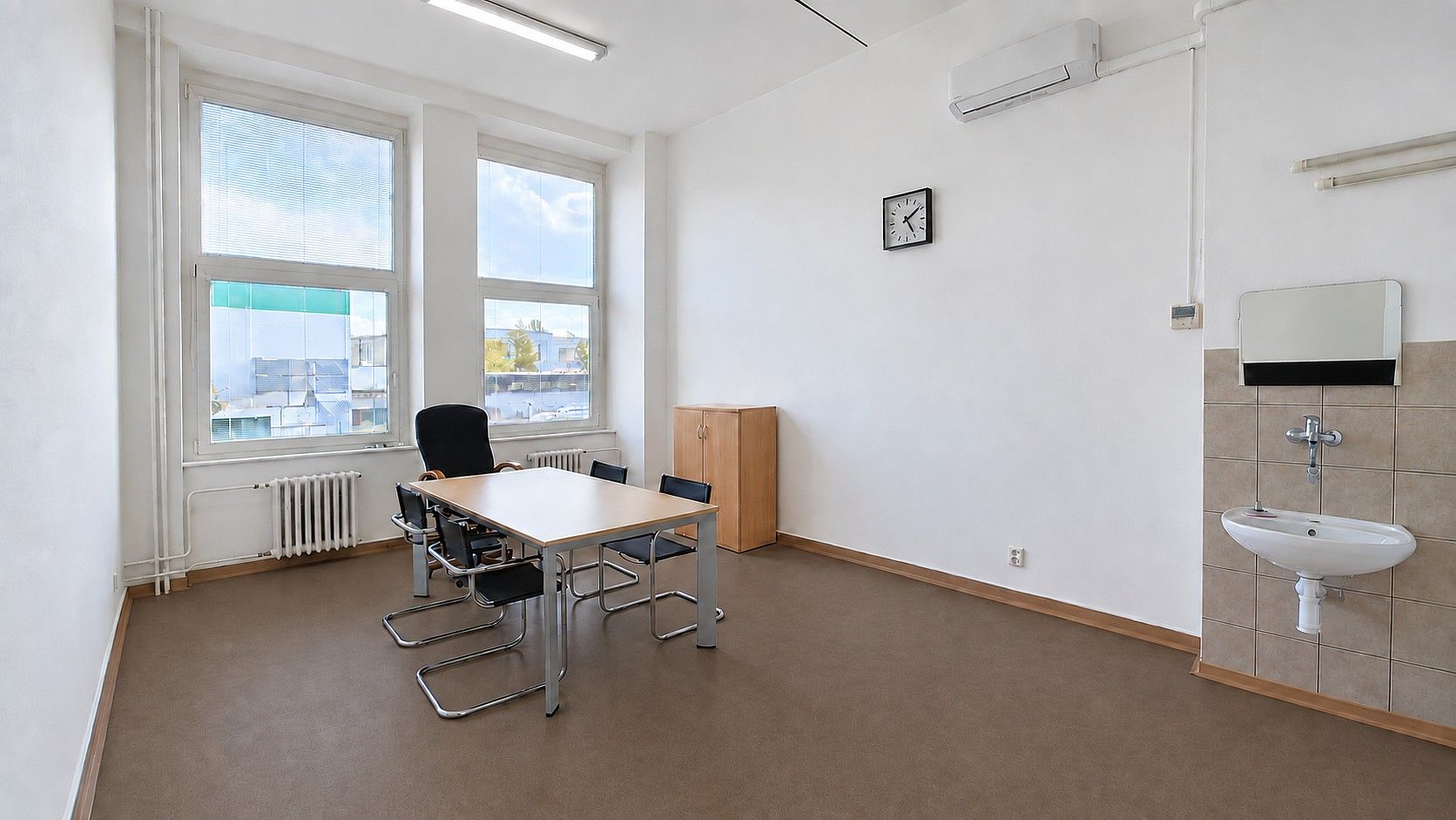 Kancelář · 25 m² · Praha - Běchovice, okres Praha 21, Hlavní město Praha - 3