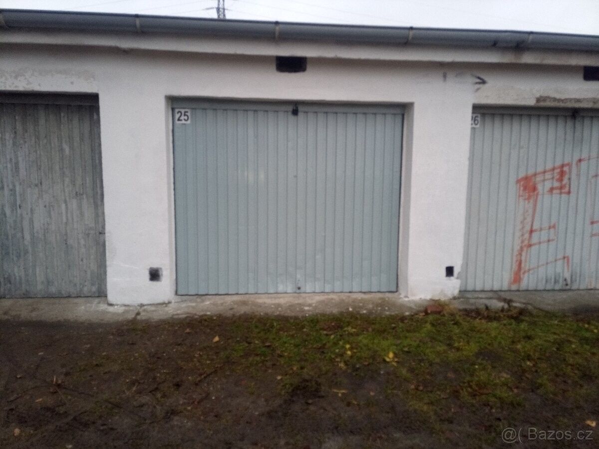 Garáže, Borovnice, 370 06