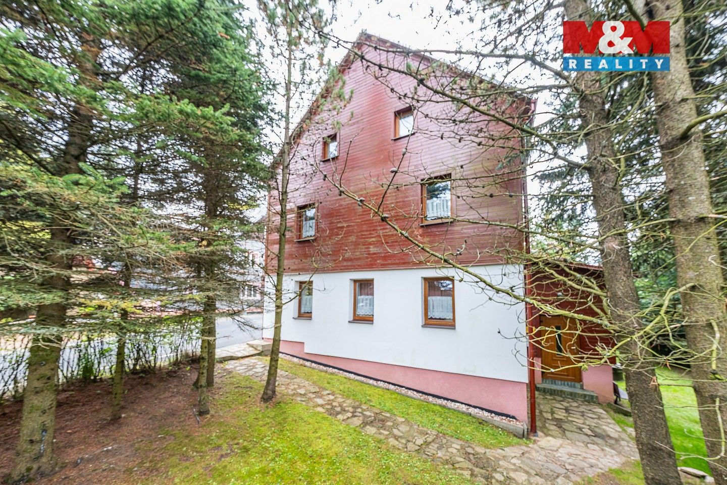 Ubytovací zařízení, Háj, Loučná pod Klínovcem, 285 m²