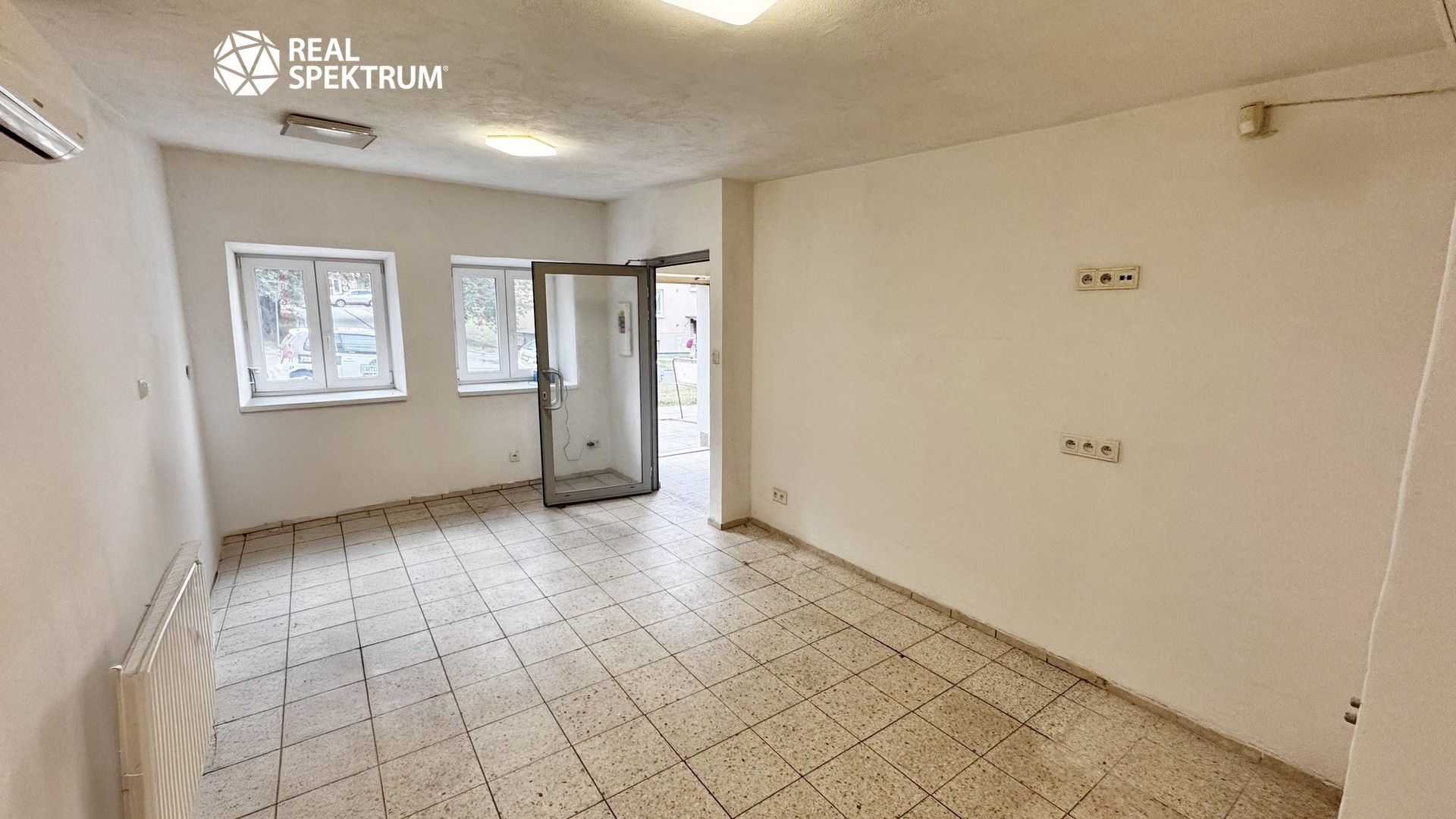 Pronájem obchodní prostory - Jungmannova, Kuřim, 50 m²