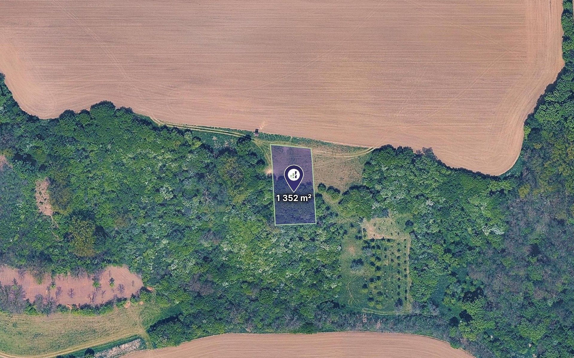 Krunt, 1352 m²