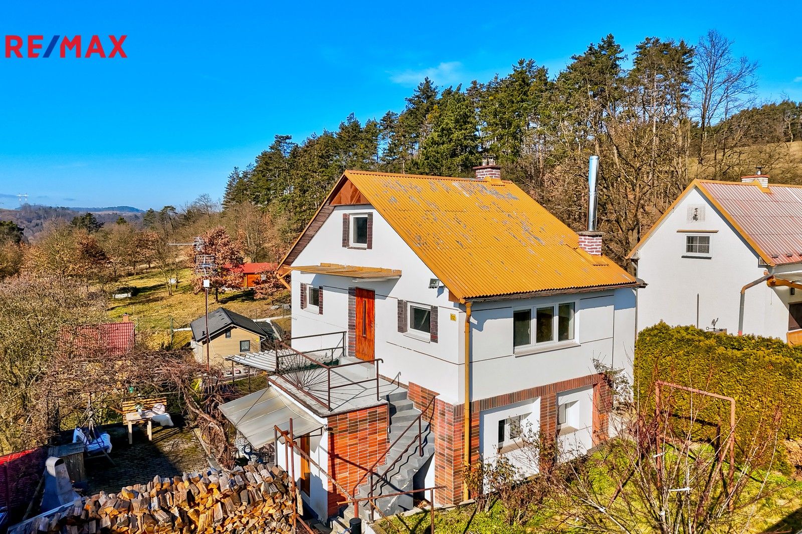 Chaty, Chrást nad Sázavou, Týnec nad Sázavou, 100 m²