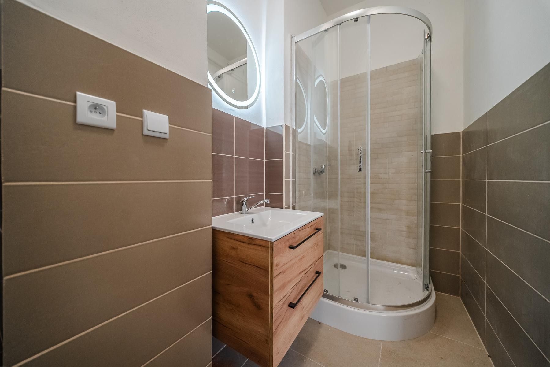 Činžovní domy, Svatoplukova , Ostrava, 263 m² - 2