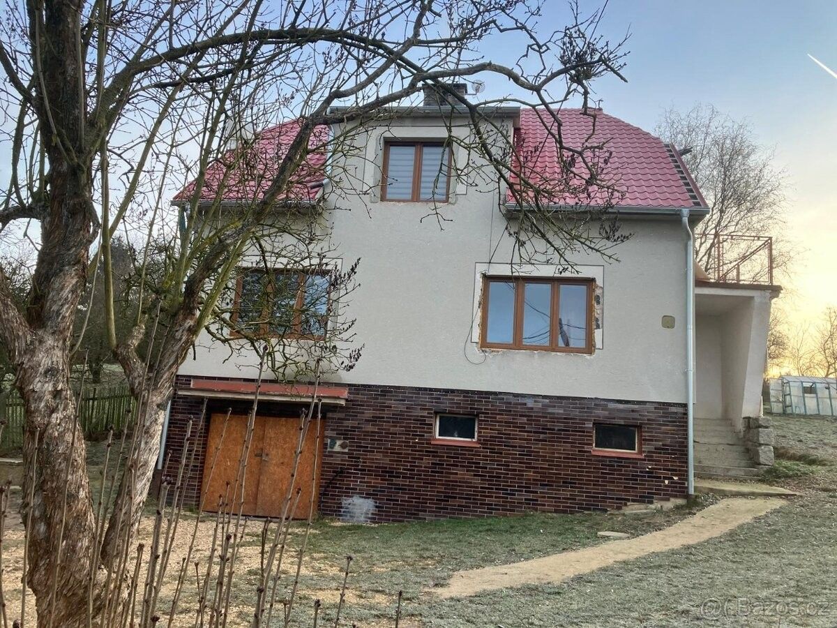 Rodinné domy, Dolní Bousov, 294 04