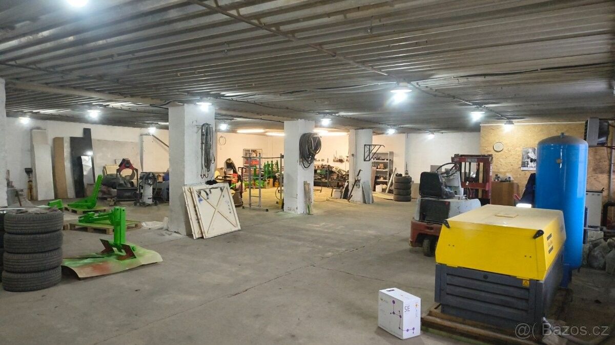 Sklady, Křenovice u Slavkova, 683 52