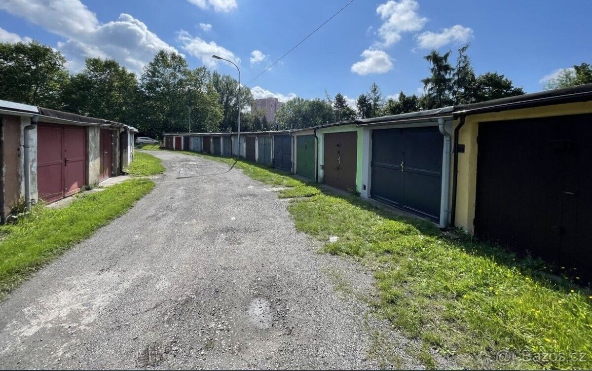 Garáže, Kopřivnice, 742 21