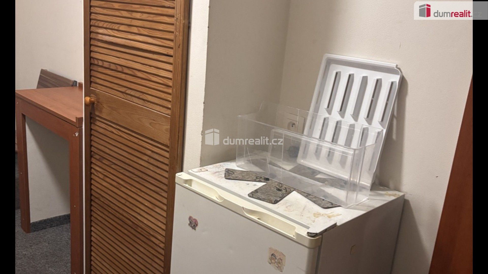 Pronájem byt 1+kk - Mezi úvozy,Praha 20, 15 m²